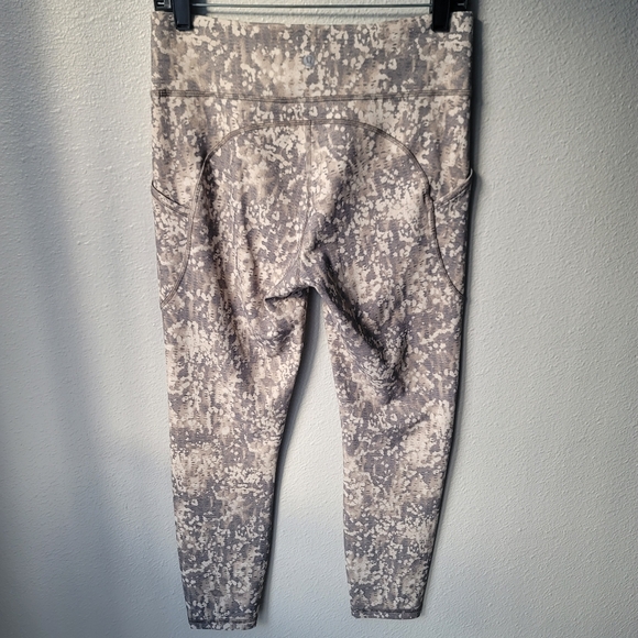 Lululemon Invigorate High Rise Tight Legging 25" Size 10 In Gritstone White Opal - Picture 4 of 14